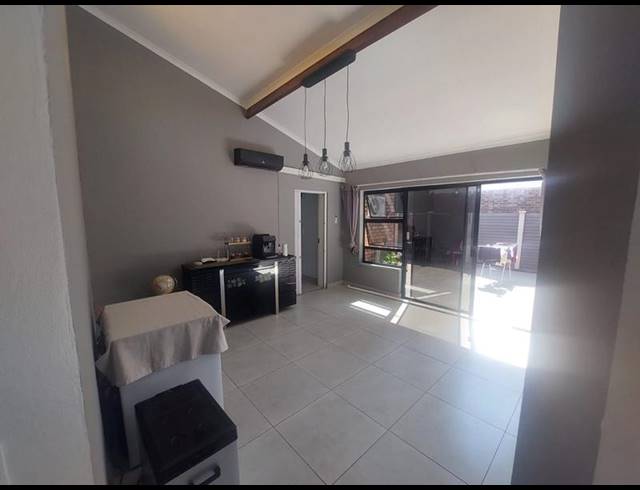 5 BEDROOM HOUSE FOR SALE IN GREENHILLS